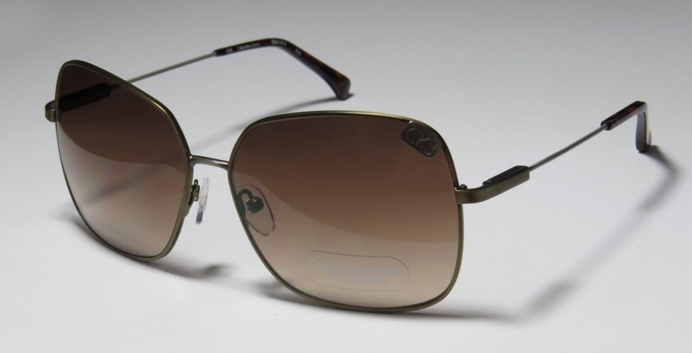 CALVIN KLEIN 107S in color 700